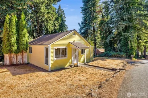 1121 Lower Marine Drive