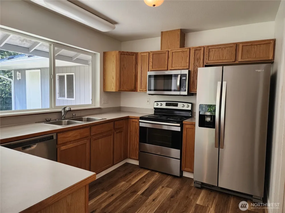 181 E Oakdale Street Allyn, WA 98524