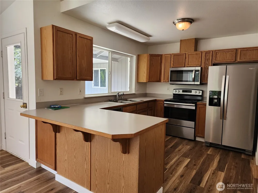 181 E Oakdale Street Allyn, WA 98524