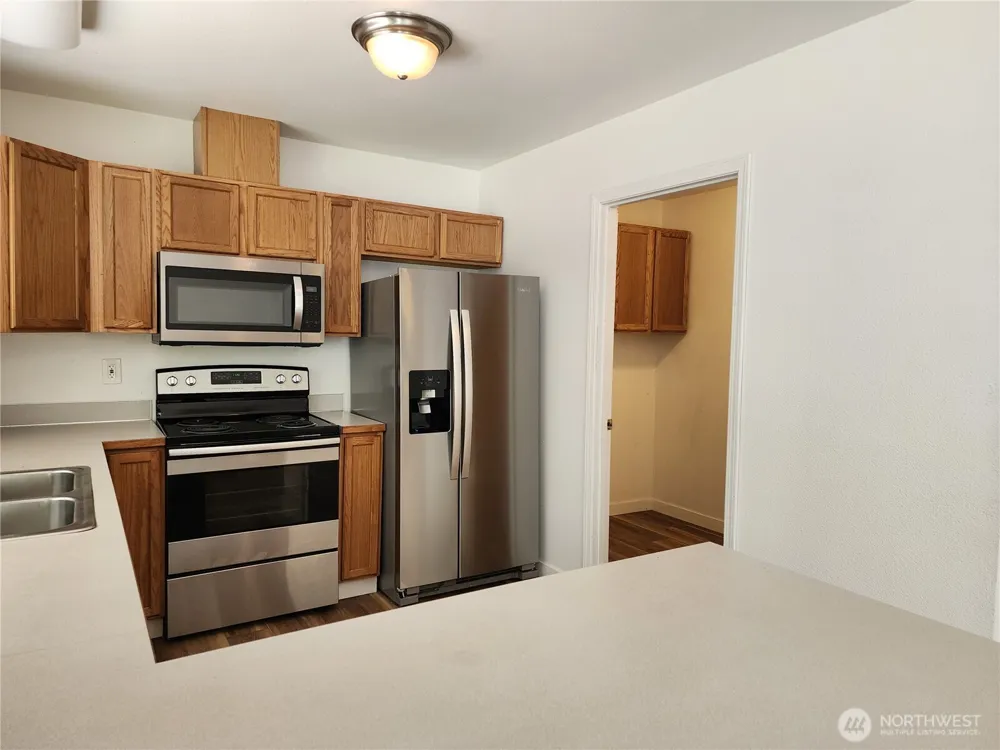 181 E Oakdale Street Allyn, WA 98524