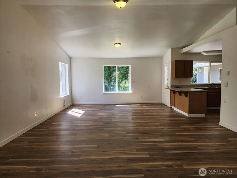 181 E Oakdale Street Allyn, WA 98524