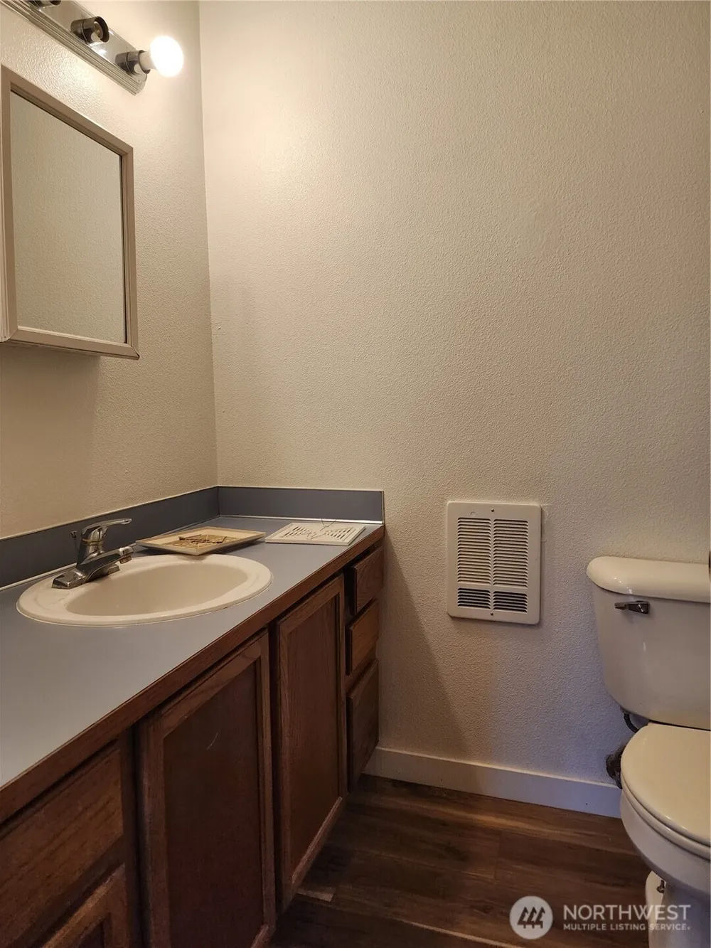 181 E Oakdale Street Allyn, WA 98524