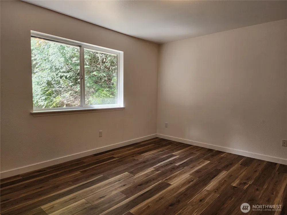 181 E Oakdale Street Allyn, WA 98524