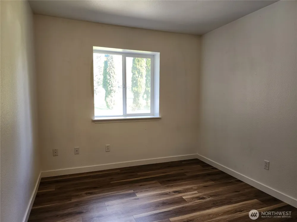 181 E Oakdale Street Allyn, WA 98524