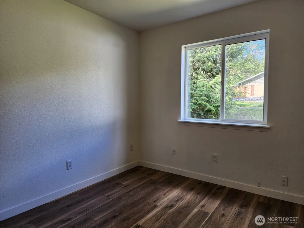 181 E Oakdale Street Allyn, WA 98524