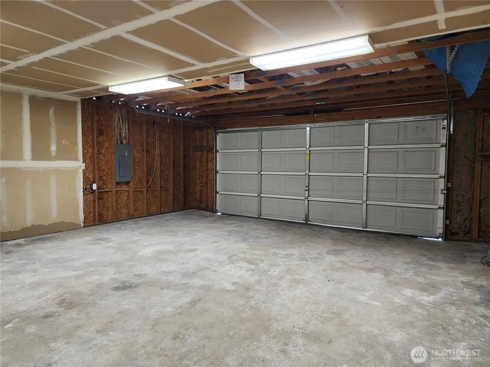 181 E Oakdale Street Allyn, WA 98524
