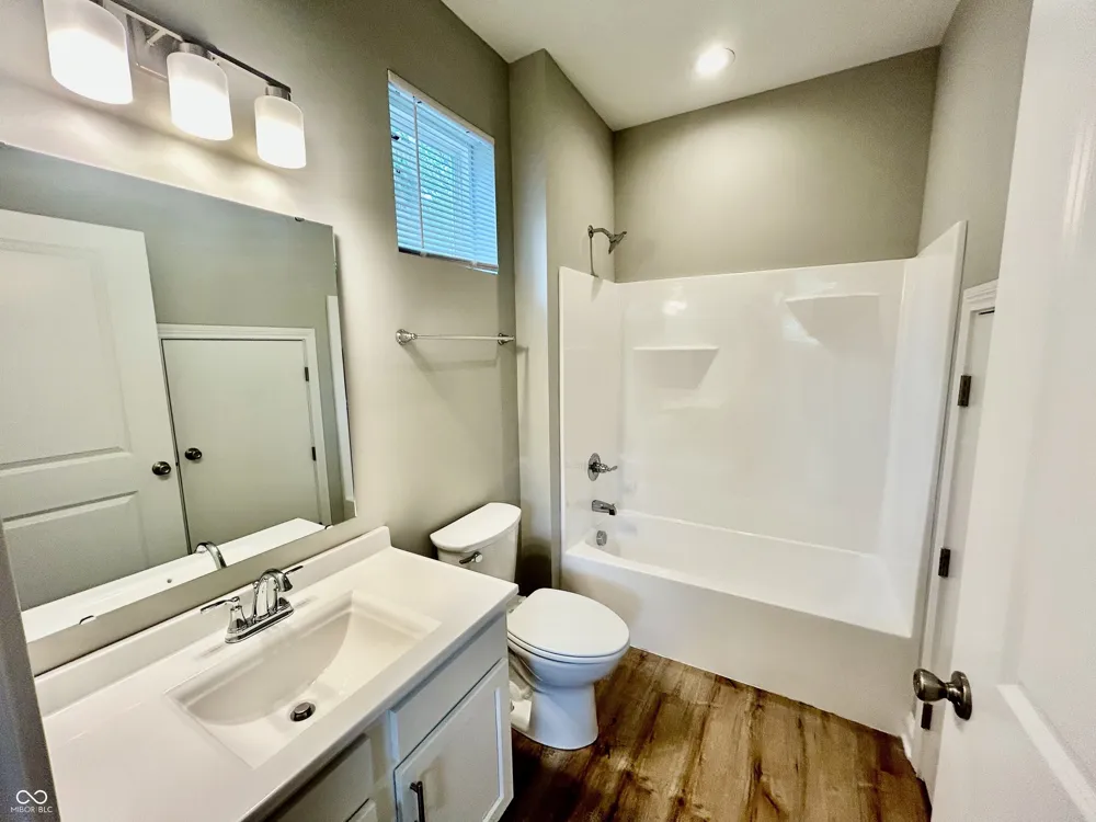 924 Oakland Avenue Indianapolis, IN 46201
