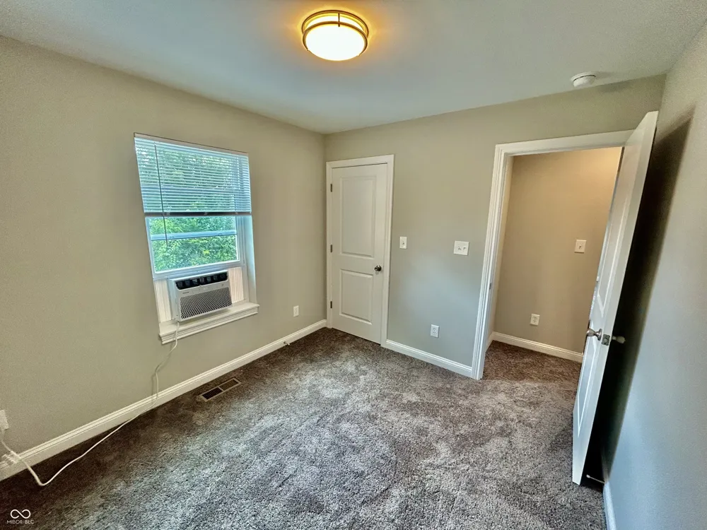 924 Oakland Avenue Indianapolis, IN 46201
