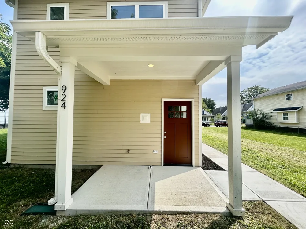 924 Oakland Avenue Indianapolis, IN 46201
