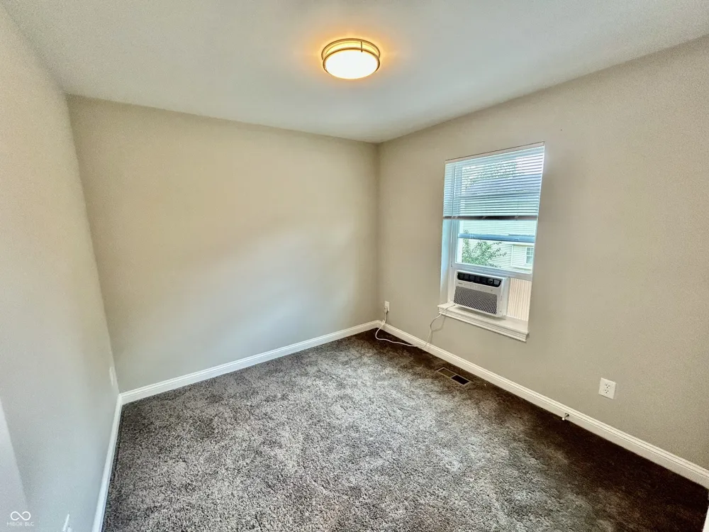 924 Oakland Avenue Indianapolis, IN 46201