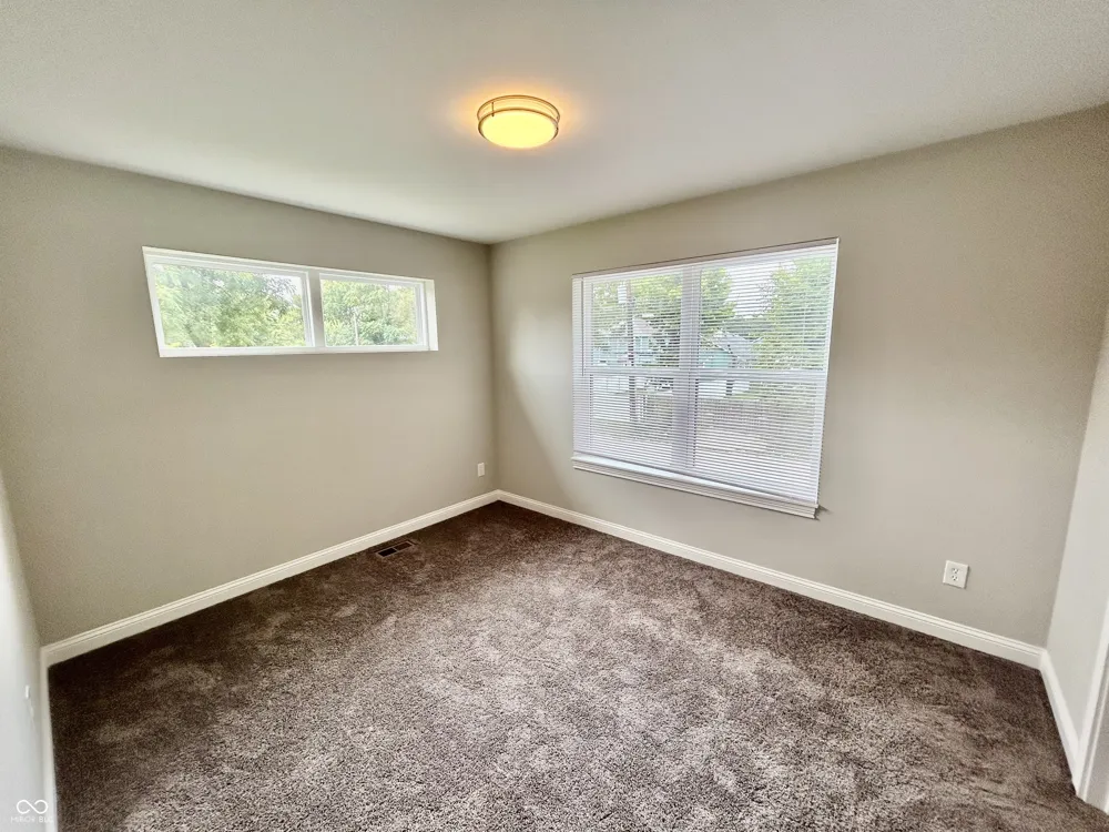 924 Oakland Avenue Indianapolis, IN 46201