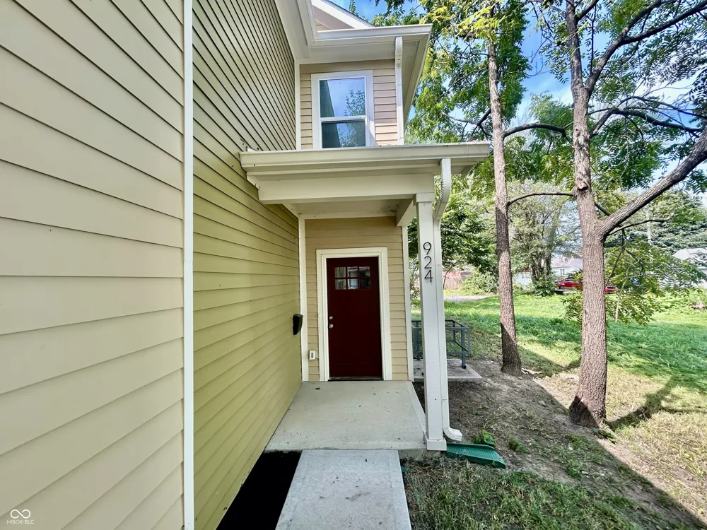 924 Oakland Avenue Indianapolis, IN 46201