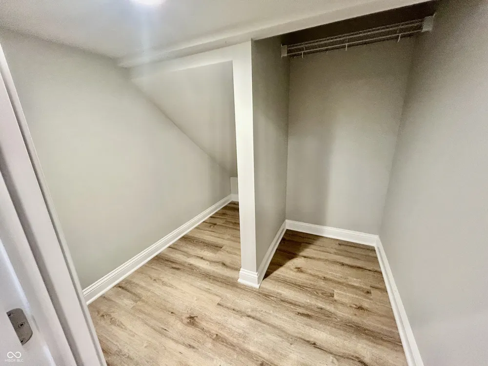 924 Oakland Avenue Indianapolis, IN 46201