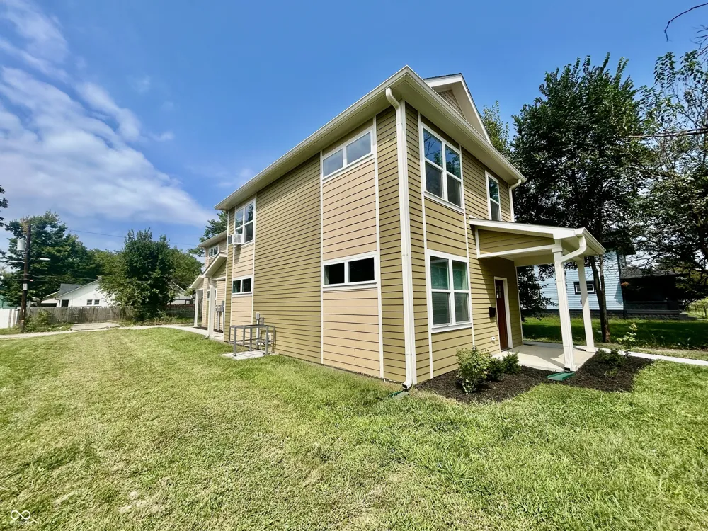 924 Oakland Avenue Indianapolis, IN 46201