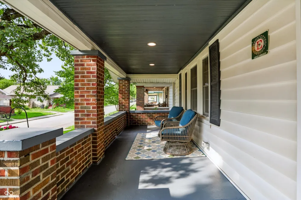 811 Wallace Avenue Indianapolis, IN 46201