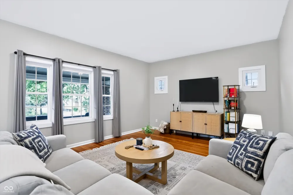 811 Wallace Avenue Indianapolis, IN 46201