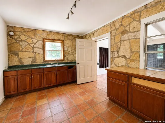 6908 Poss Leon Valley, TX 78238