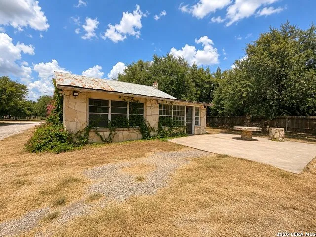 6908 Poss Leon Valley, TX 78238