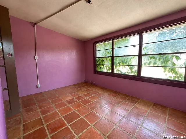 6908 Poss Leon Valley, TX 78238