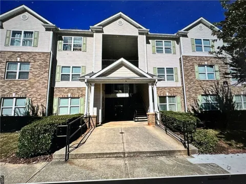 3203 Fairington Ridge Circle