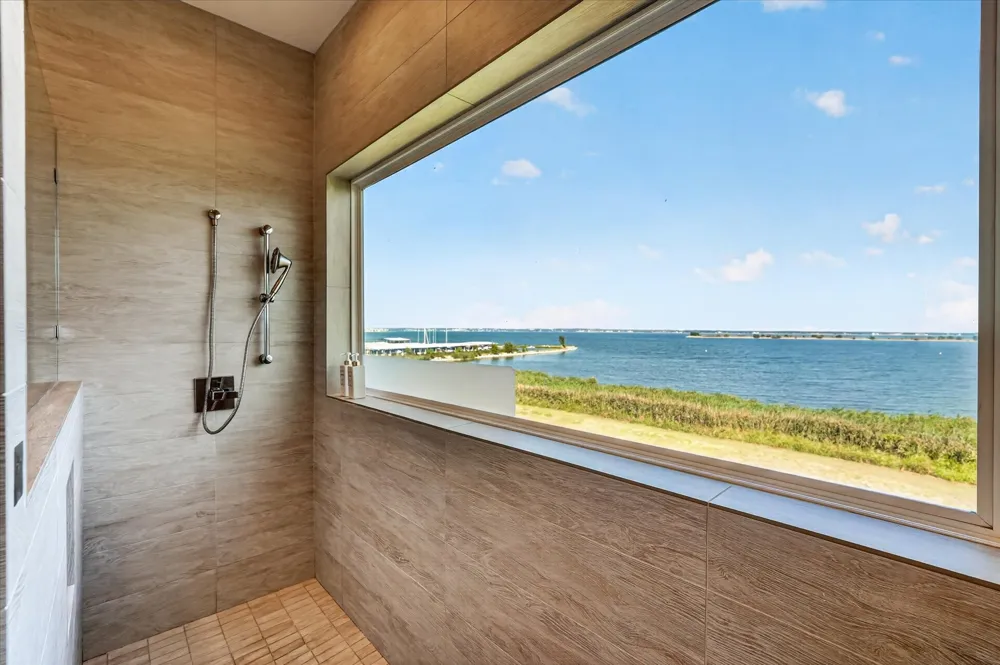 5222 Lake Terrace Court Garland, TX 75043