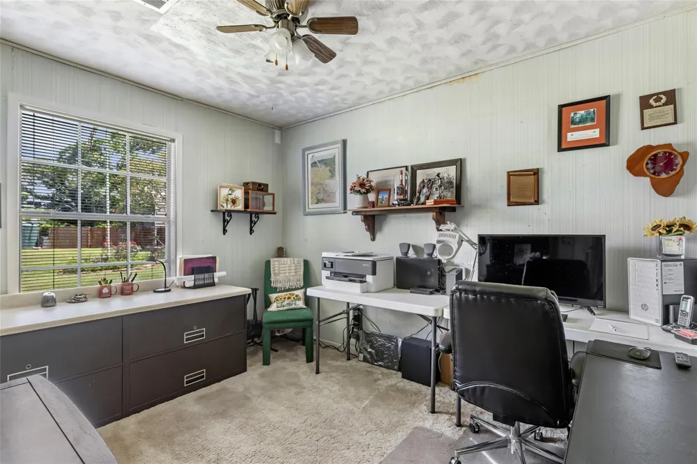 111 S 8th Street Highlands, TX 77562