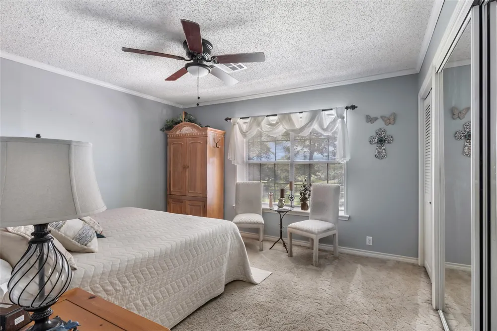 111 S 8th Street Highlands, TX 77562
