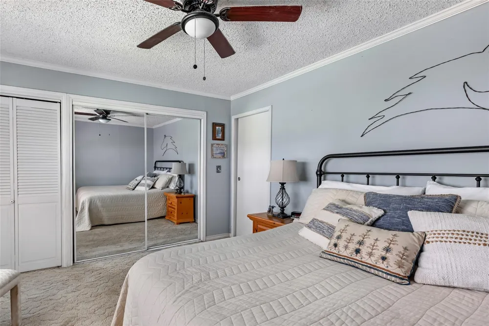 111 S 8th Street Highlands, TX 77562
