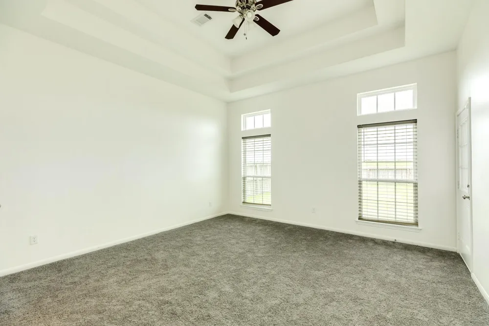 2040 Twin Lakes Boulevard West Columbia, TX 77486