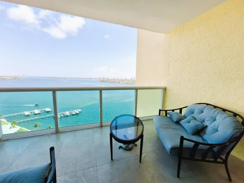 2650 Lake Shore Drive #1705