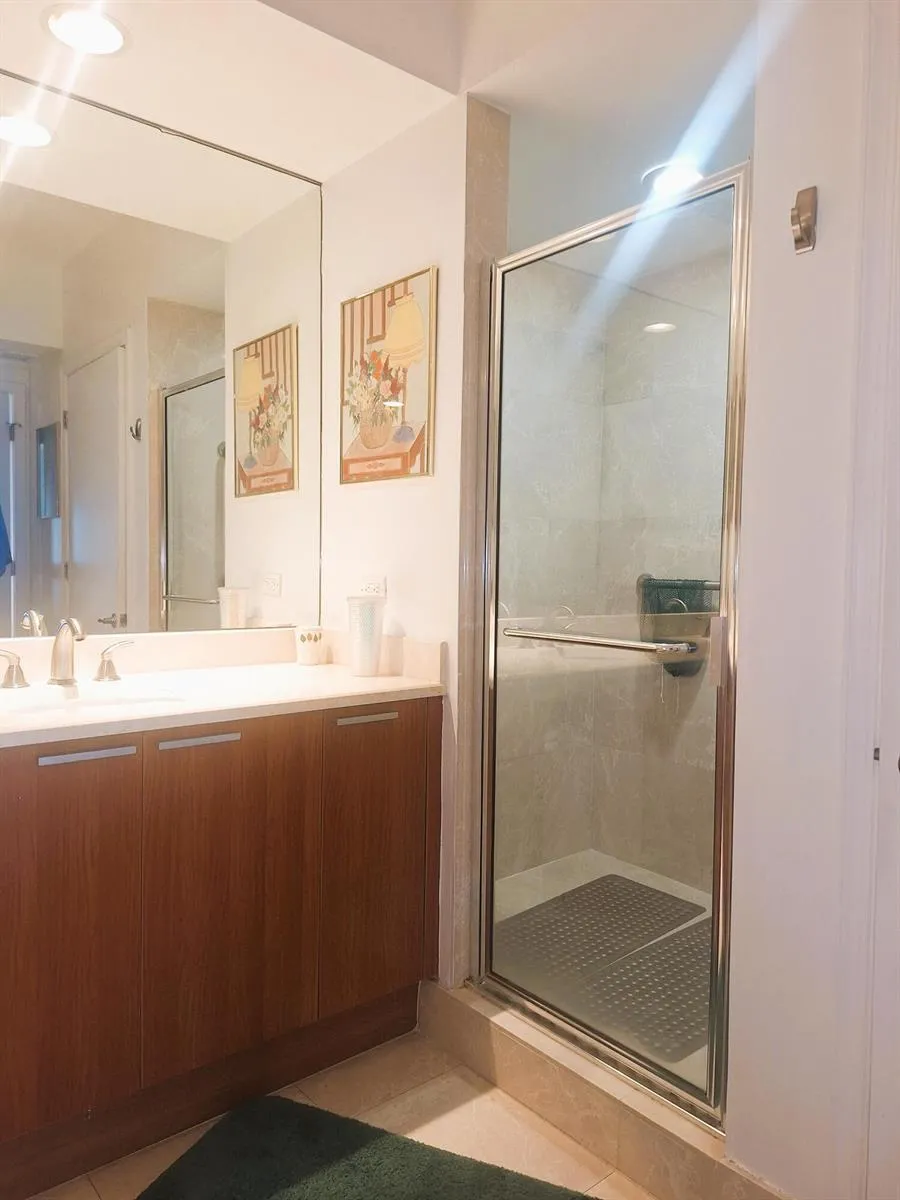 2650 Lake Shore Drive #1705 Riviera Beach, FL 33404