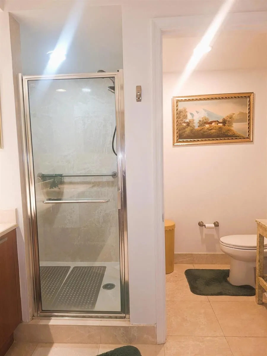2650 Lake Shore Drive #1705 Riviera Beach, FL 33404