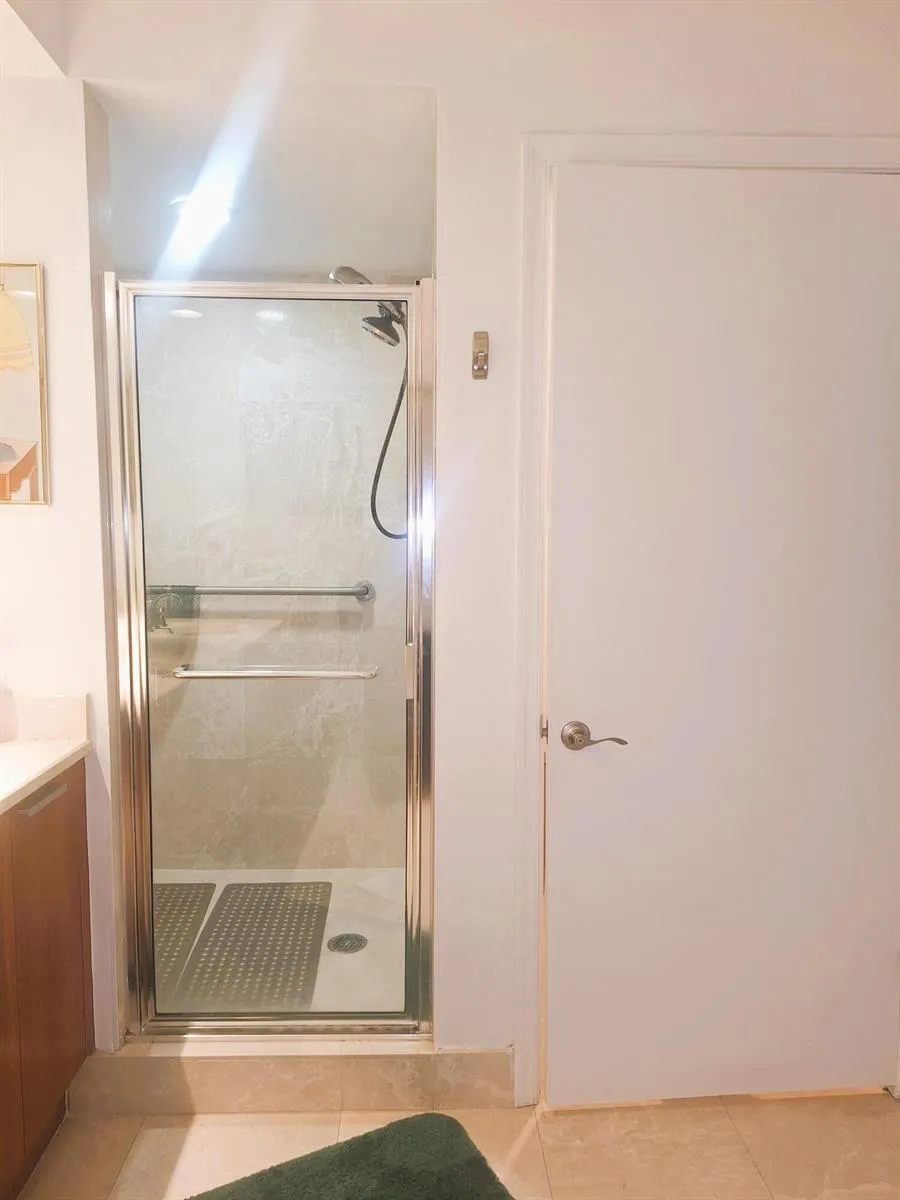 2650 Lake Shore Drive #1705 Riviera Beach, FL 33404