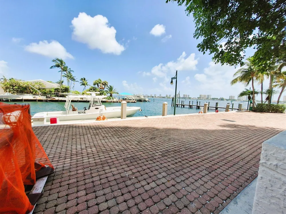 2650 Lake Shore Drive #1705 Riviera Beach, FL 33404