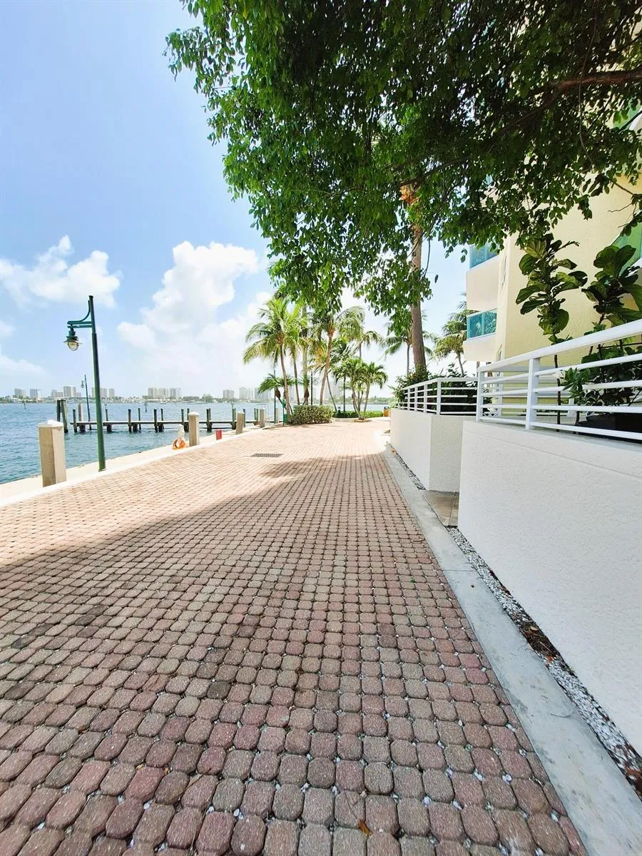 2650 Lake Shore Drive #1705 Riviera Beach, FL 33404