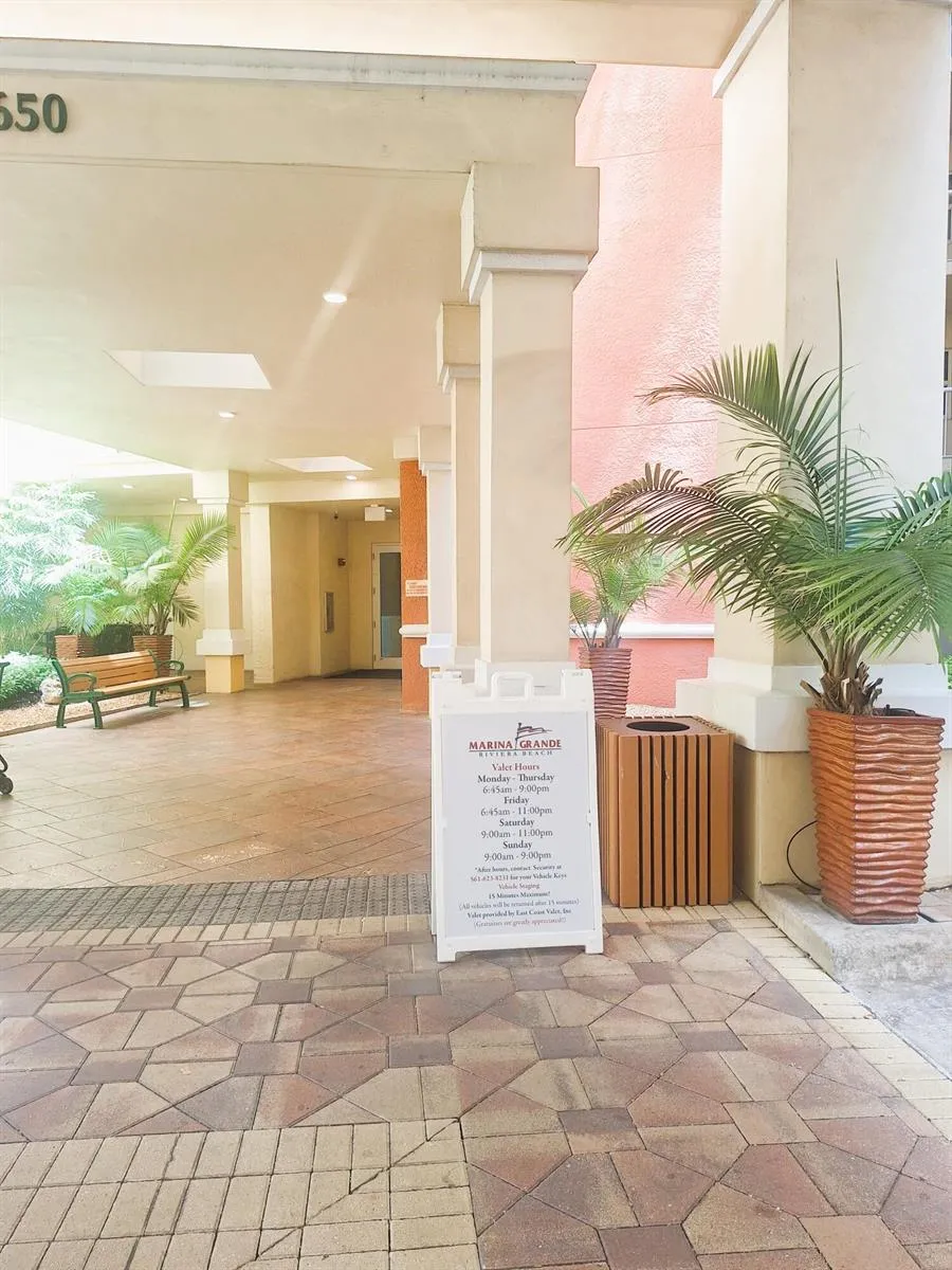 2650 Lake Shore Drive #1705 Riviera Beach, FL 33404