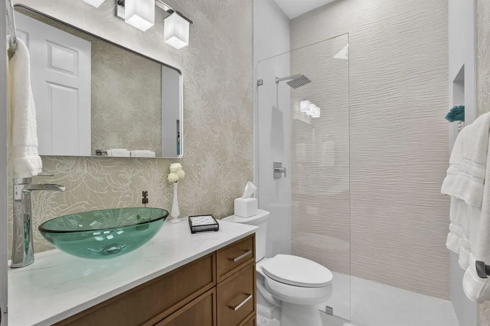 8704 WENDY LANE E West Palm Beach, FL 33411