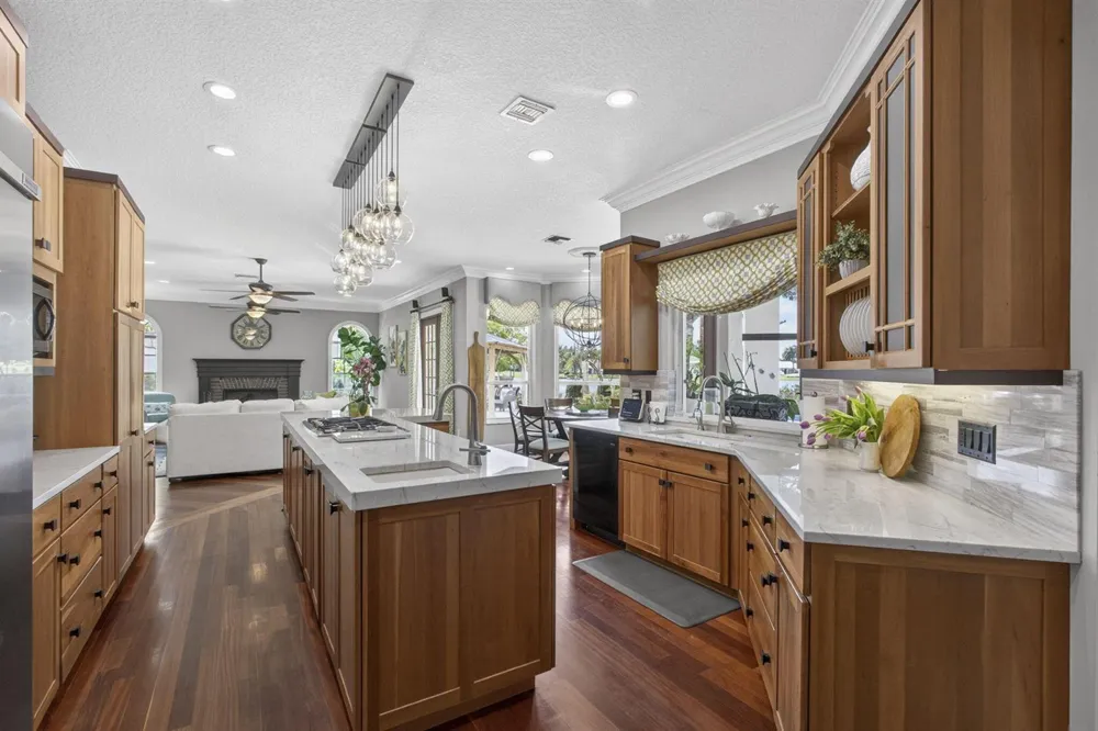 8704 WENDY LANE E West Palm Beach, FL 33411