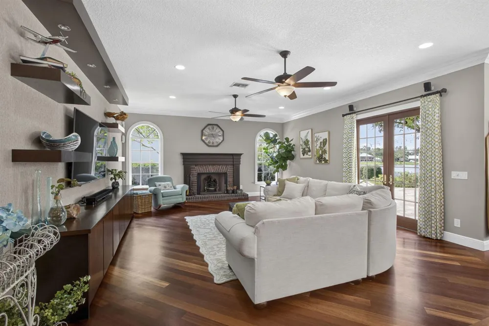 8704 WENDY LANE E West Palm Beach, FL 33411