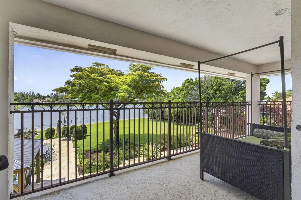 8704 WENDY LANE E West Palm Beach, FL 33411