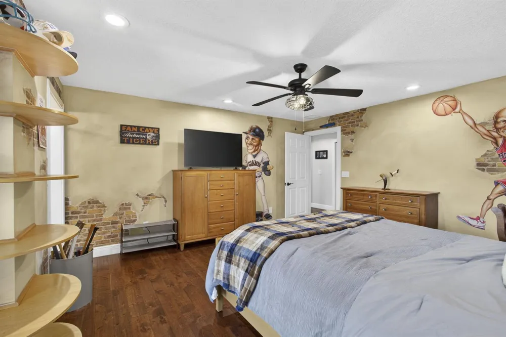 8704 WENDY LANE E West Palm Beach, FL 33411