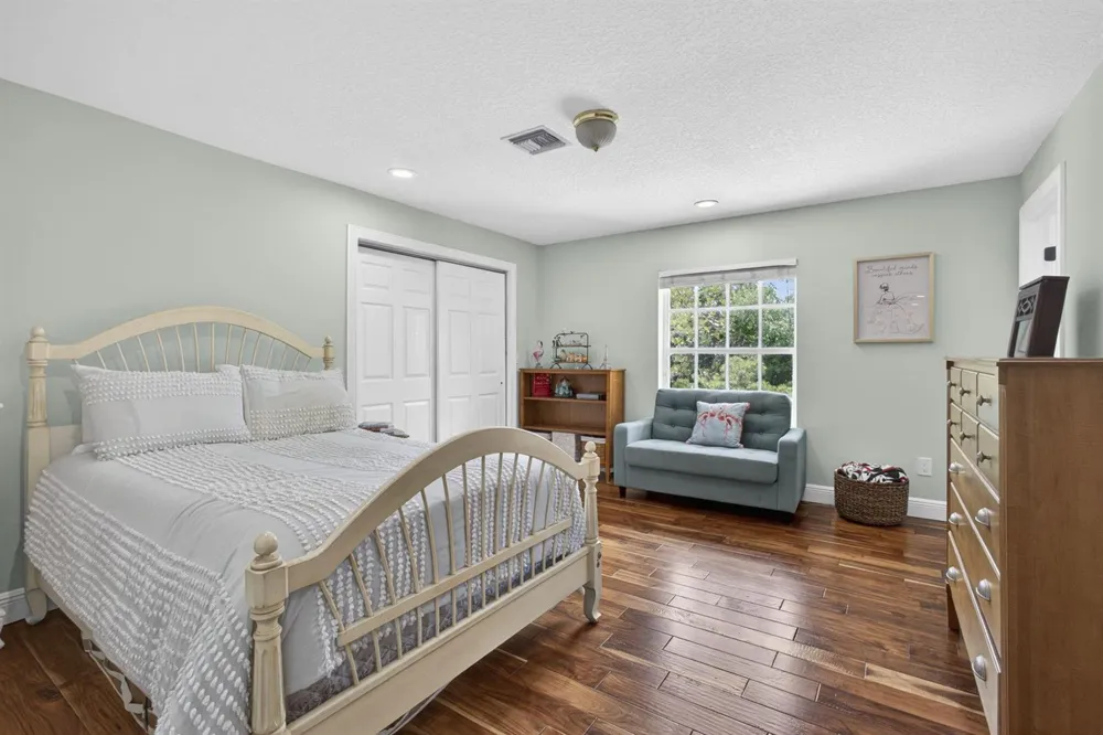 8704 WENDY LANE E West Palm Beach, FL 33411