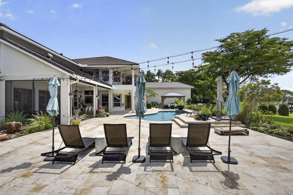 8704 WENDY LANE E West Palm Beach, FL 33411