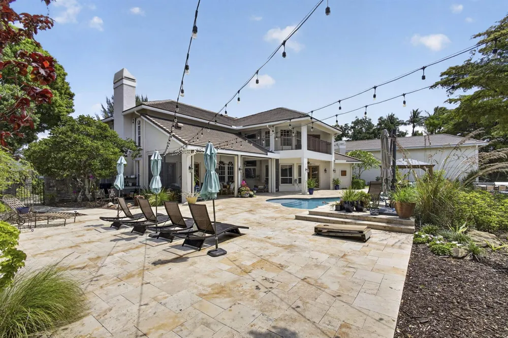 8704 WENDY LANE E West Palm Beach, FL 33411