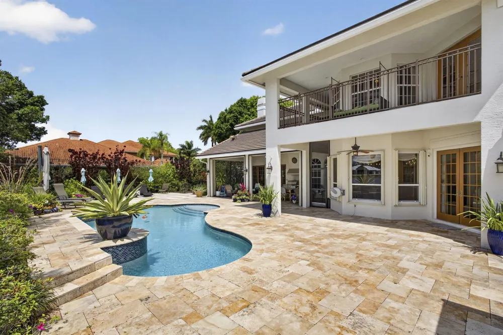 8704 WENDY LANE E West Palm Beach, FL 33411