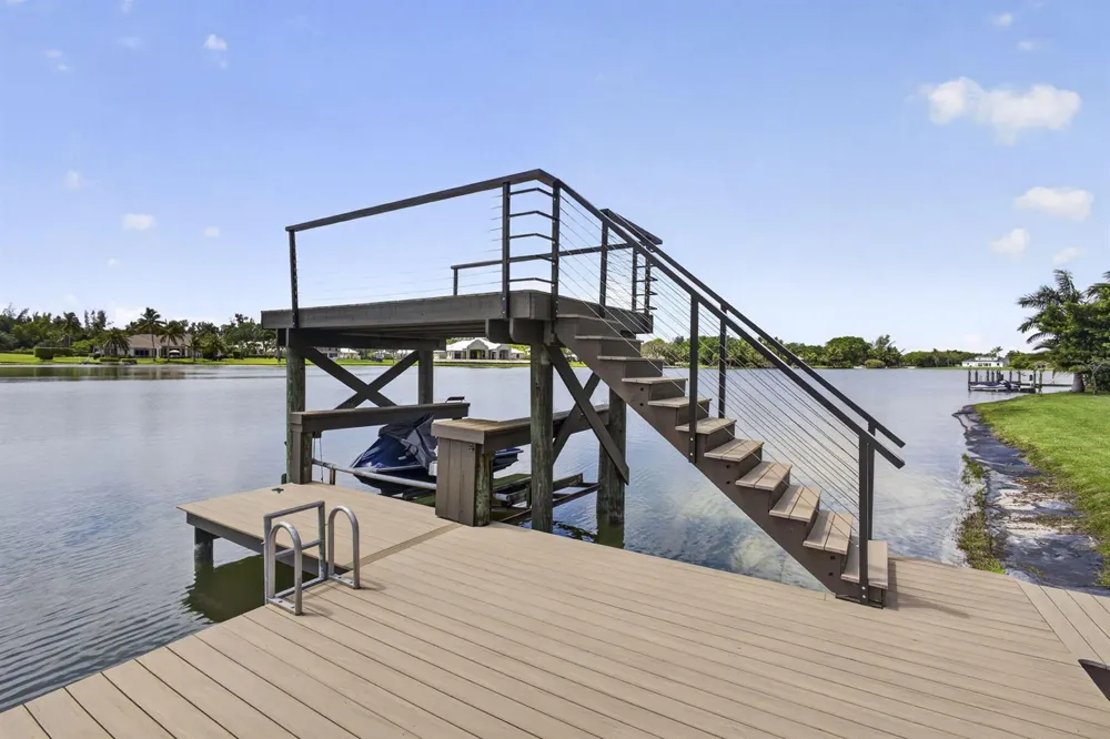 8704 WENDY LANE E West Palm Beach, FL 33411