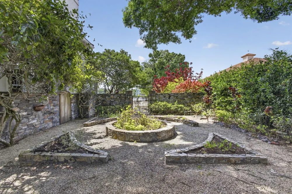 8704 WENDY LANE E West Palm Beach, FL 33411