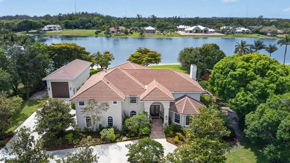 8704 WENDY LANE E West Palm Beach, FL 33411