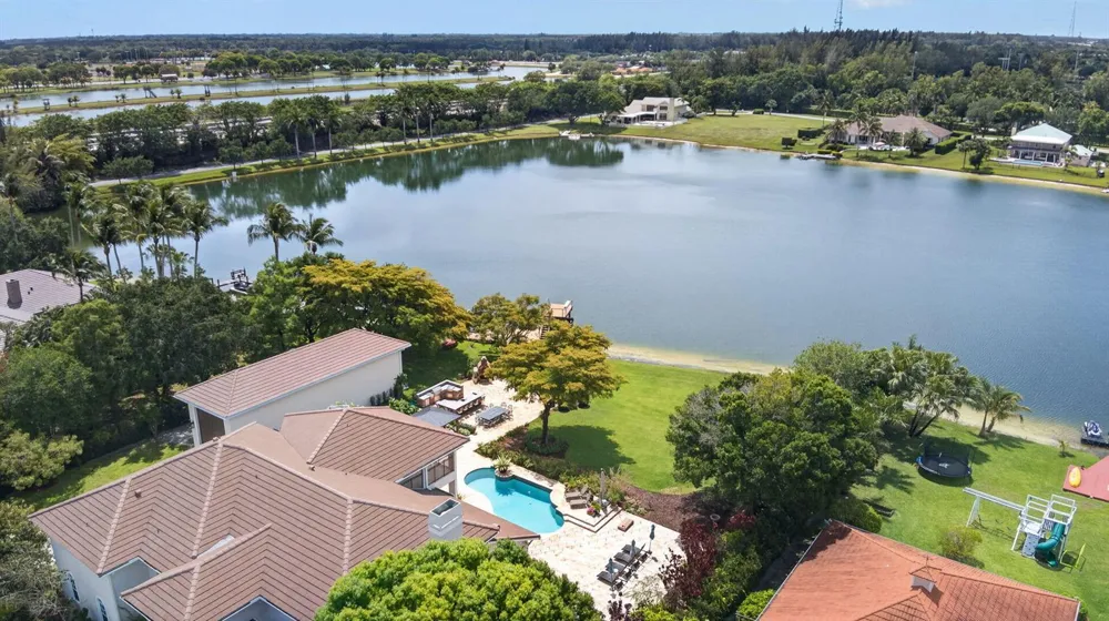8704 WENDY LANE E West Palm Beach, FL 33411