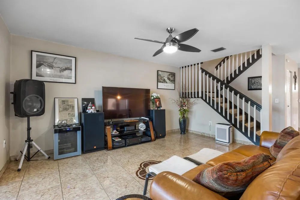 940 SW 96TH AVENUE Pembroke Pines, FL 33025